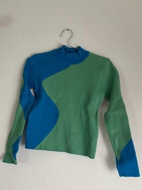 Colorblock Mock Neck Cut-out Sweater in Green and Blue
